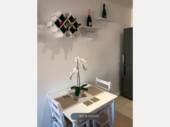 2 Bedroom Flat To Rent In Dock Road, Tilbury, RM18