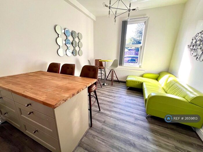 6 Bedroom Semi-Detached House To Rent In Camberwell Terrace, Leamington Spa, CV31