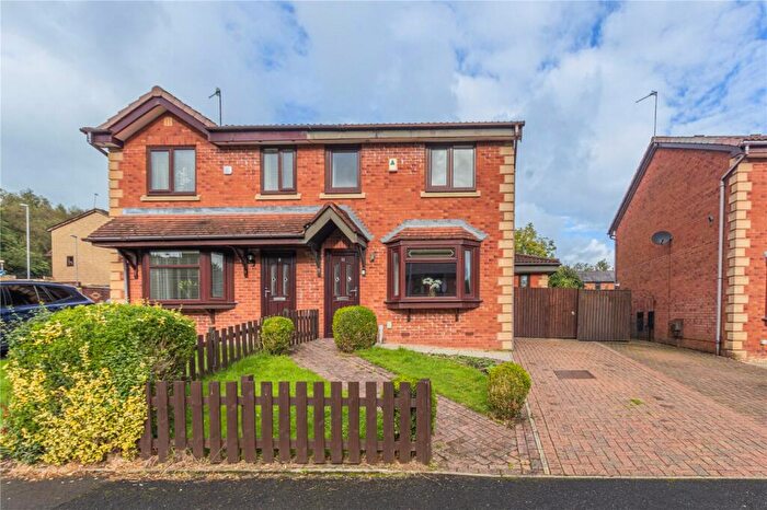 3 Bedroom Semi-Detached House For Sale In Martins Field, Norden, Rochdale, OL12