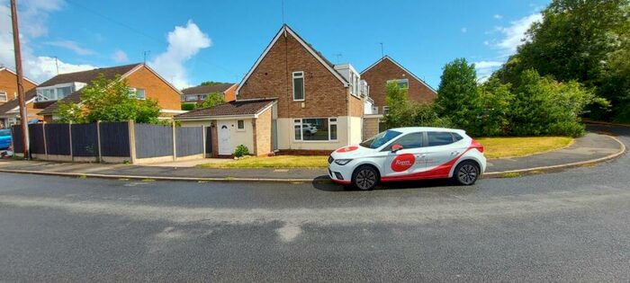 3 Bedroom Semi-Detached House To Rent In Chadbury Road, Halesowen, West Midlands, B63