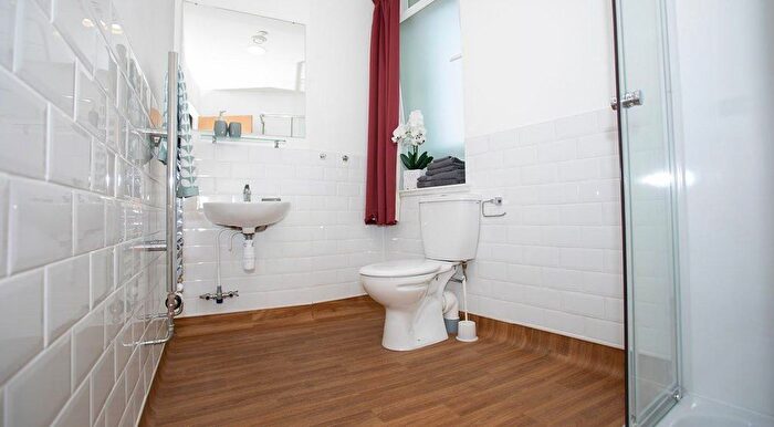 Studio To Rent In Cowgate, Edinburgh, EH1