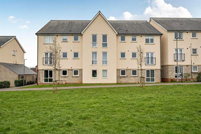 1 Bedroom Flat For Sale In Greenfield Road, Keynsham, Bristol, BS31