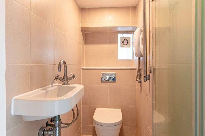 Studio To Rent In Clanricarde Gardens, Notting Hill Gate, London, W2