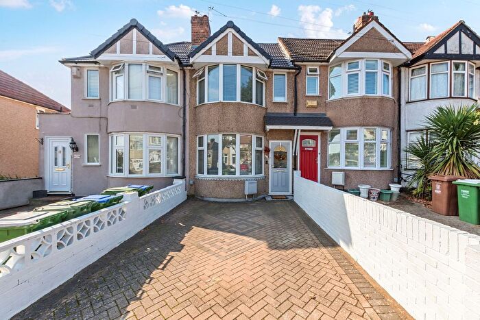 2 Bedroom Terraced House For Sale In Lyndon Avenue, Sidcup, DA15