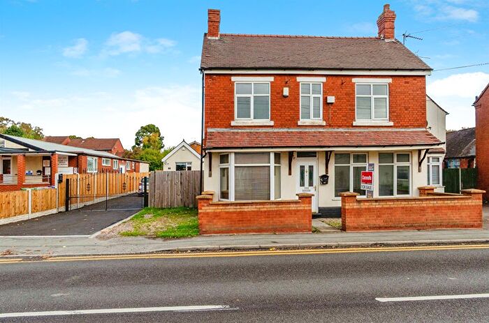 3 Bedroom Detached House For Sale In Hednesford Road, Heath Hayes, Cannock, WS12