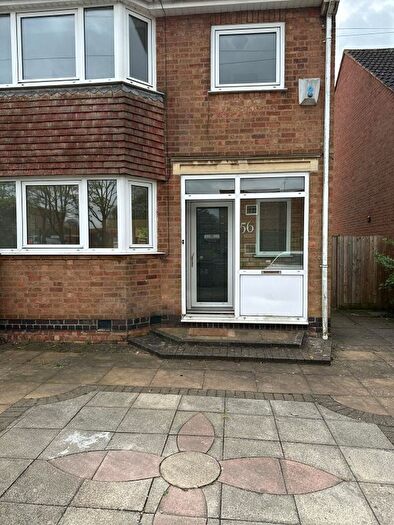 4 Bedroom Semi-Detached House To Rent In Whitehall Road, Leicester, LE5