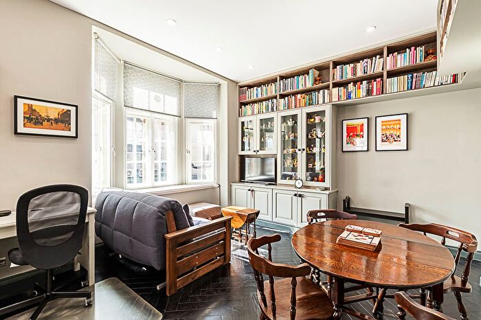 2 Bedroom Flat To Rent In Mortimer Street, London, London, W1W