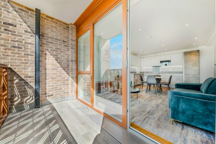 1 Bedroom Apartment To Rent In Bed, Th Floor Heron At The Halcyon In Fresh Wharf, Barking, IG11