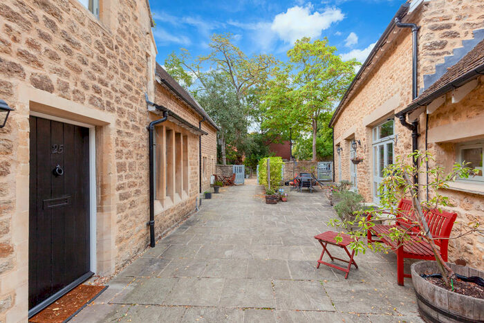 2 Bedroom Cottage To Rent In Lawn Upton Close, Littlemore, OX4