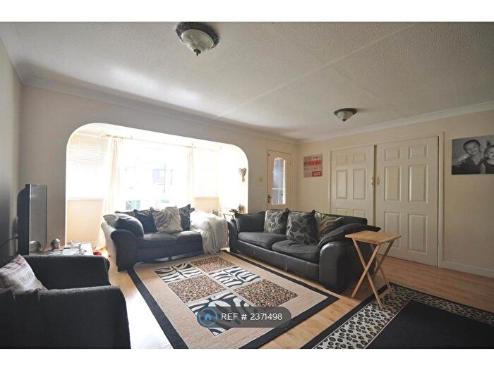 3 Bedroom Terraced House To Rent In Waterfields, Leatherhead, KT22