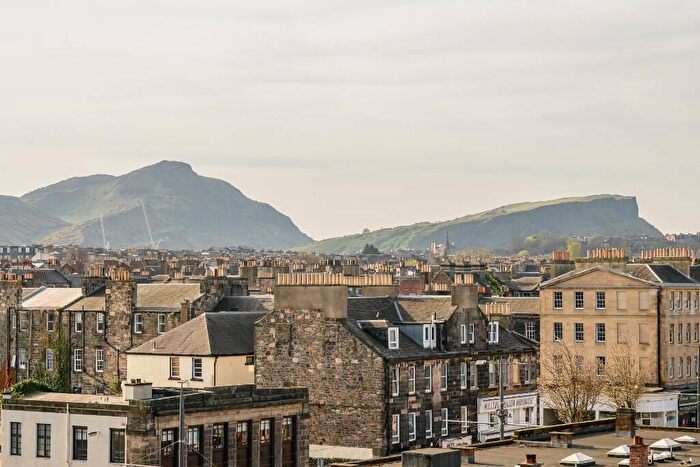 3 Bedroom Apartment To Rent In Stead's Place, Edinburgh, EH6