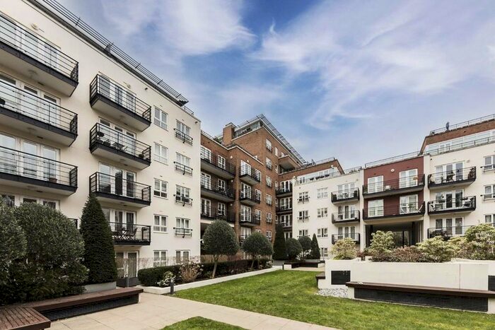 3 Bedroom Flat To Rent In Royal Quarter, Seven Kings Way, Kingston Upon Thames, KT2