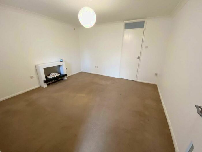 1 Bedroom Apartment To Rent In Pemberton Avenue, Ingatestone, CM4