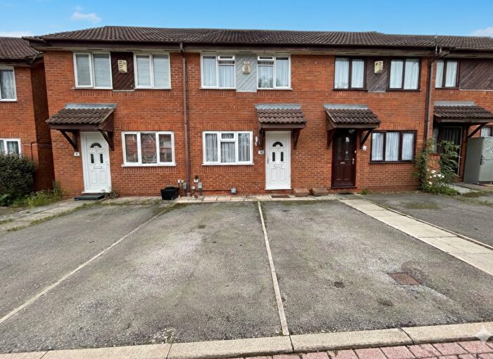 2 Bedroom Terraced House For Sale In Wharfedale, Luton, Bedfordshire, LU4