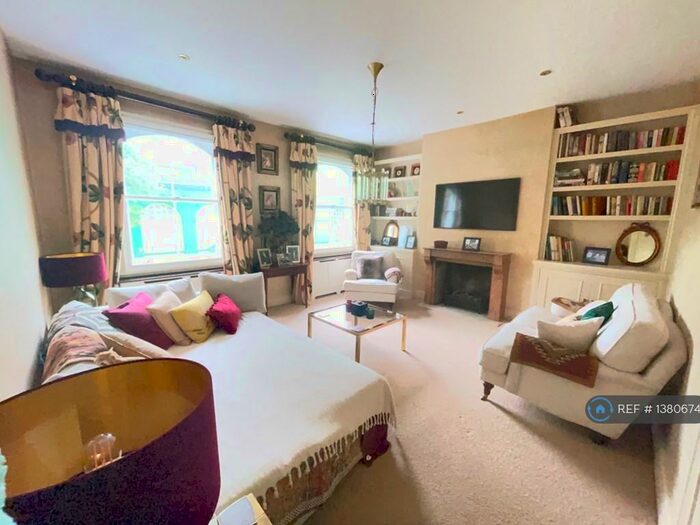 3 Bedroom Flat To Rent In Tetcott Road, London, SW10