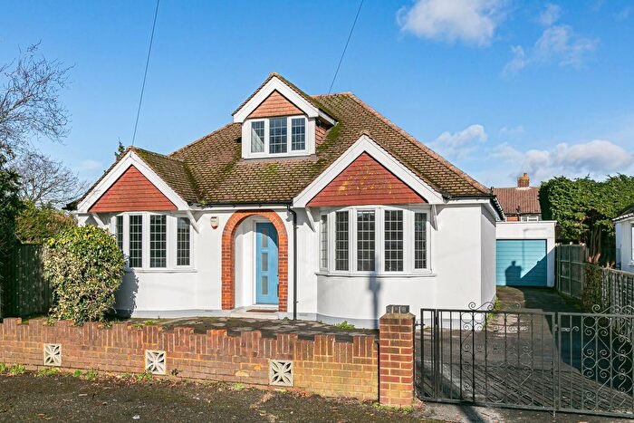 3 Bedroom Bungalow For Sale In Kingsway, Staines-Upon-Thames, Surrey, TW19