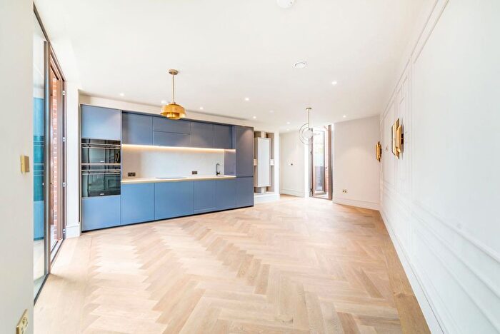 3 Bedroom Flat To Rent In Bronze Foundry House, Edith Row, London, SW6