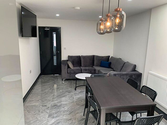 6 Bedroom Terraced House To Rent In Gleave Road, Birmingham, B29