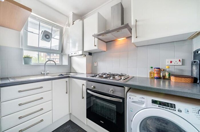 2 Bedroom Flat To Rent In Falmouth Road, London, SE1