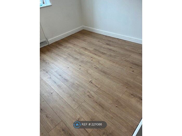 Studio To Rent In Chapter Road, London, NW2