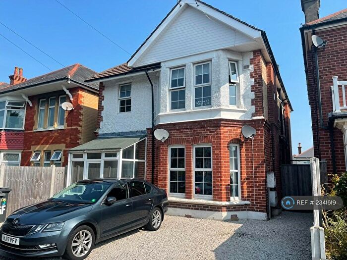 4 Bedroom Maisonette To Rent In Fitzharris Avenue, Bournemouth, BH9