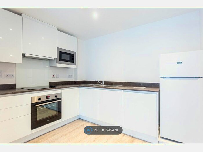 2 Bedroom Flat To Rent In Strutt House, Derby, DE1