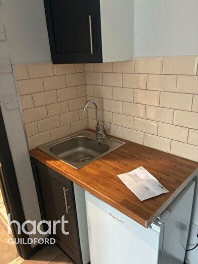 1 Bedroom Flat To Rent In Raymond Crescent, Guildford, GU2
