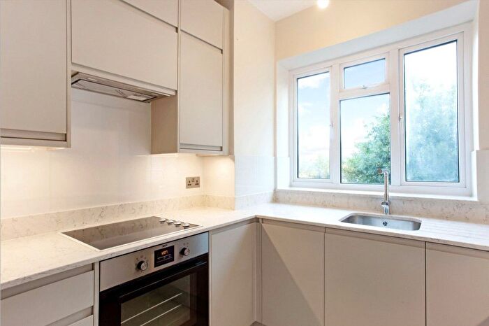 2 Bedroom Flat To Rent In Baskerville Road, London, SW18