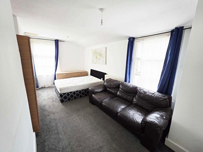 4 Bedroom Terraced House To Rent In Sheringham Avenue, Manor Park, Newham, London, E12