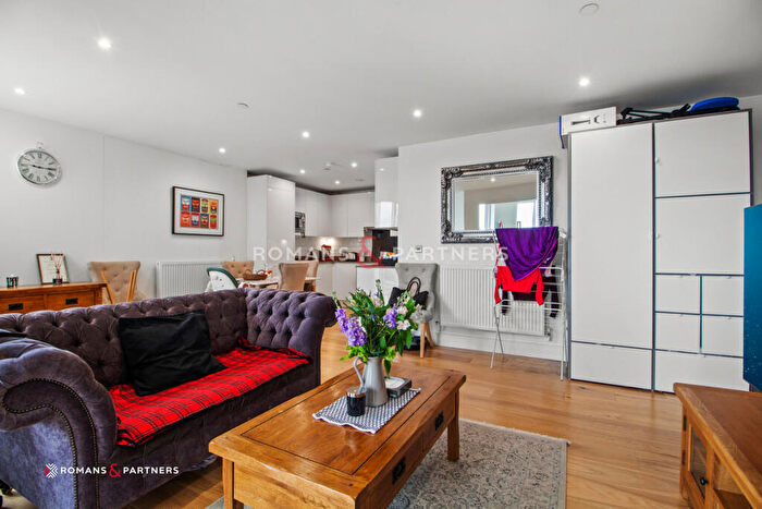 2 Bedroom Apartment To Rent In Sky View Tower, Stratford, E15