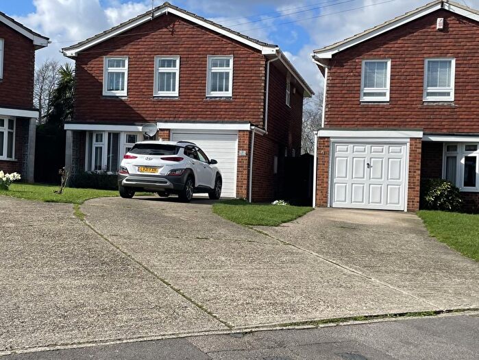 4 Bedroom Detached House For Sale In The Downage, Gravesend, DA11