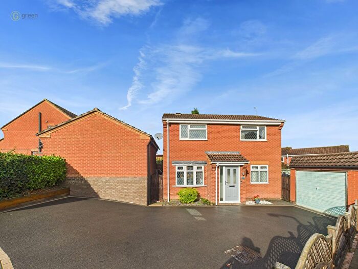 3 Bedroom Detached House For Sale In Nimbus, Dosthill, Tamworth, B77