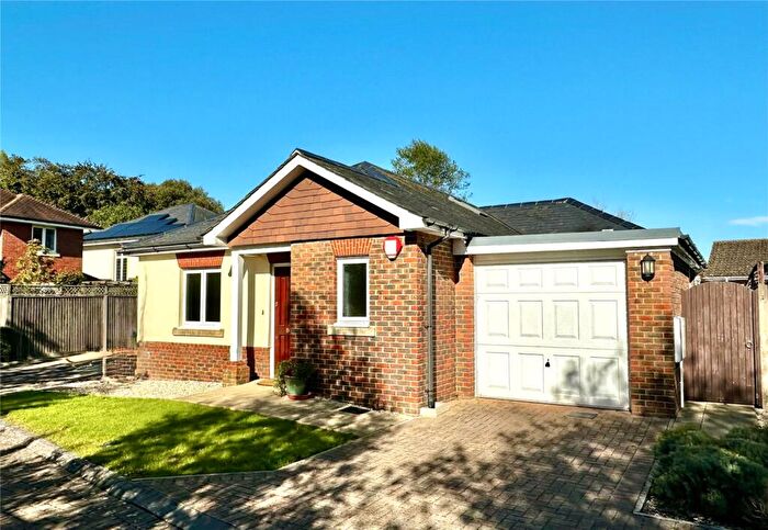 3 Bedroom Bungalow For Sale In Yarrell Croft, Lymington, Hampshire, SO41