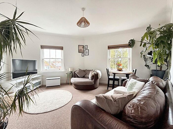 2 Bedroom Apartment For Sale In Sycamore Court, Fordingbridge, SP6