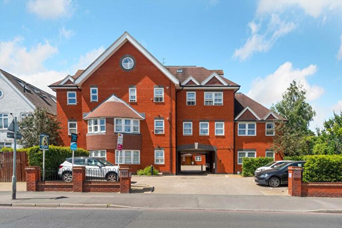 2 Bedroom Apartment To Rent In London Road, Worcester Park, Surrey, SM3