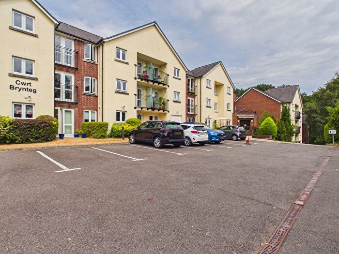 2 Bedroom Flat For Sale In Station Road, Radyr, Cardiff, CF15