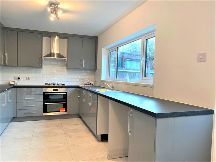 4 Bedroom End Of Terrace House To Rent In Uxbridge Road, Feltham TW13