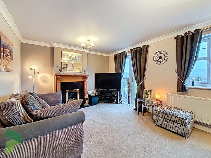 4 Bedroom Town House For Sale In Beaumont Way, Darwen, BB3