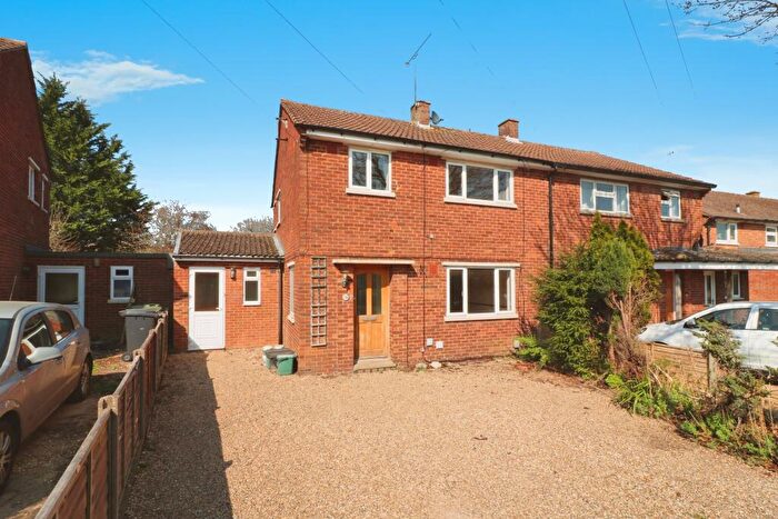 3 Bedroom Semi-Detached House For Sale In Cavan Drive, St Albans, AL3