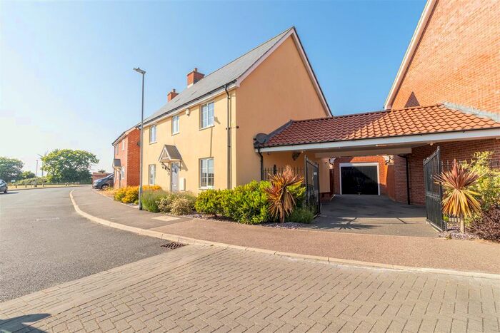 4 Bedroom Detached House For Sale In Cross Road, Clacton-On-Sea, CO16
