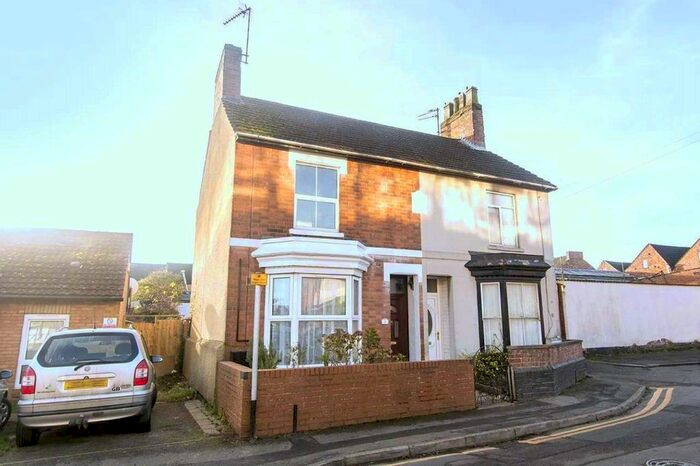 2 Bedroom Semi-Detached House To Rent In Alfred Street, Kettering, Northamptonshire, NN16