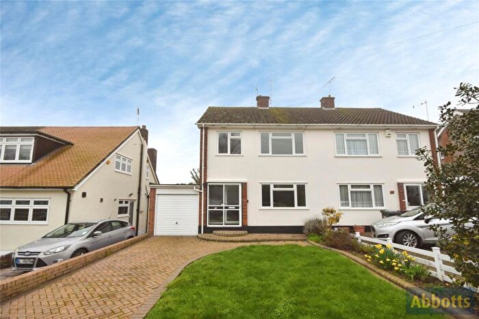 3 Bedroom Semi-Detached House For Sale In Wyburns Avenue, Rayleigh, Essex, SS6