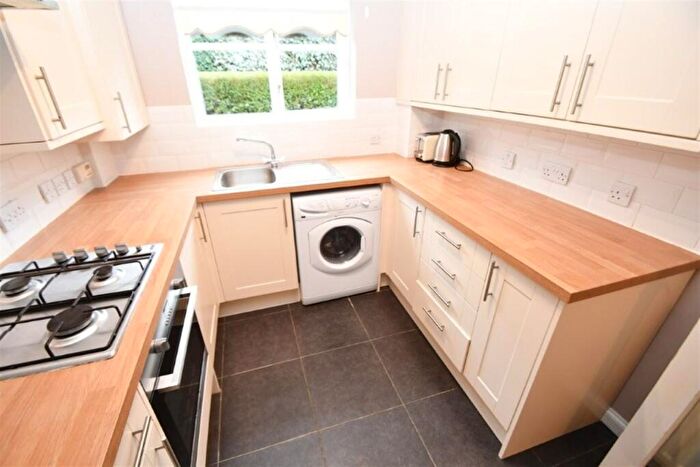 2 Bedroom Apartment To Rent In Bedroom Apartment St Floor In Guildford, GU1