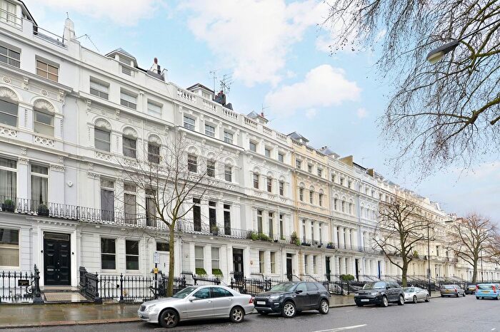 1 Bedroom Flat For Sale In Ladbroke Gardens, London, W11
