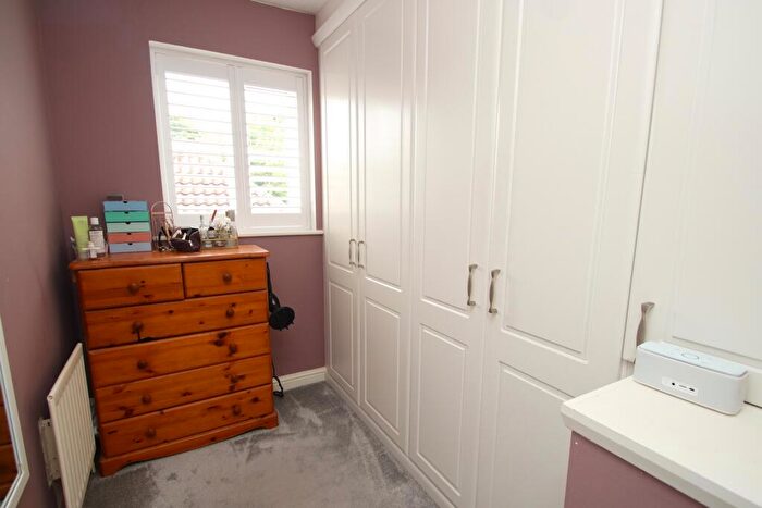 3 Bedroom End Of Terrace House For Sale In Foxwood Grove, Pratts Bottom, BR6