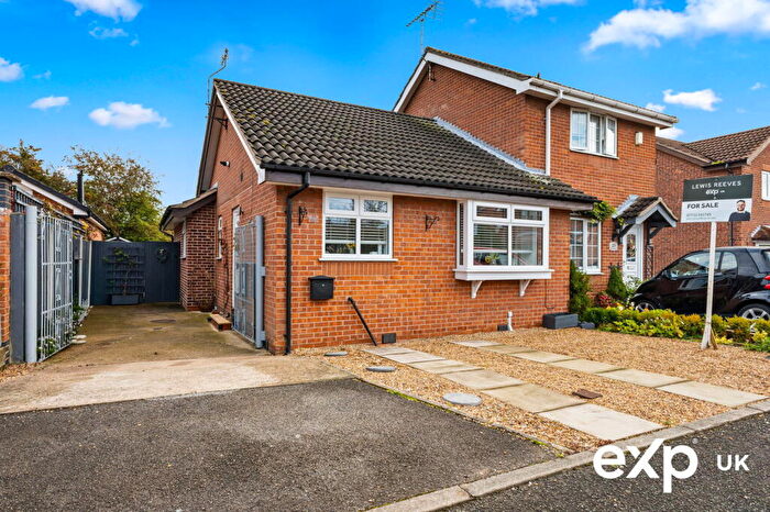 3 Bedroom Semi-Detached Bungalow For Sale In Pinewood Avenue, Edwinstowe, Mansfield, NG21