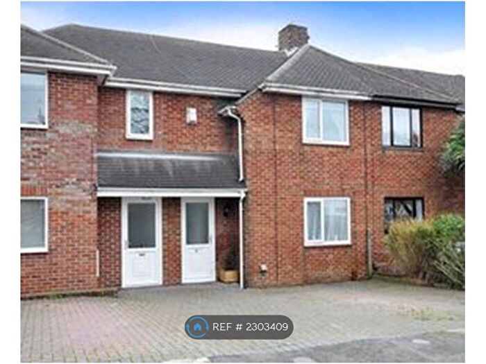 2 Bedroom Terraced House To Rent In Cotswold Road, Worthing, BN13