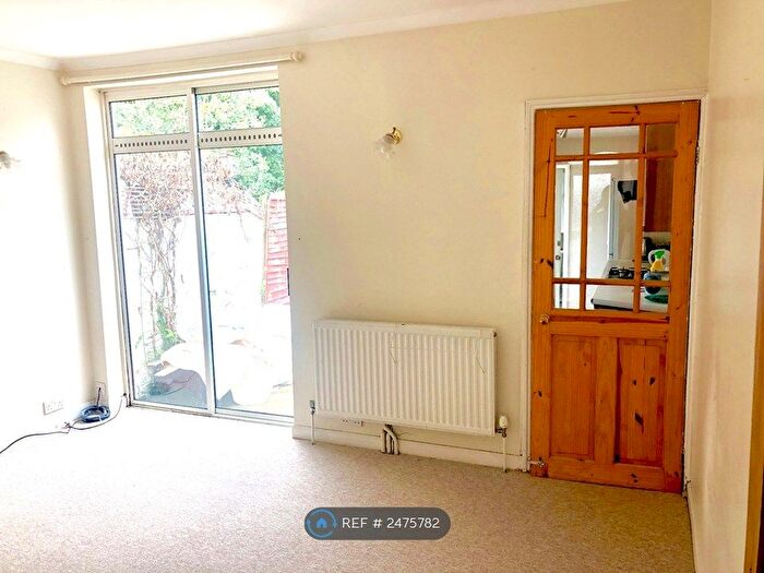 2 Bedroom Terraced House To Rent In Chester Street, Reading, RG30