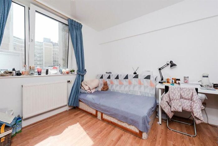 2 Bedroom Flat To Rent In Chelsea Cloisters, Sloane Avenue, London, SW3