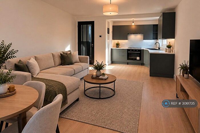2 Bedroom Flat To Rent In Black Rocks Avenue, Matlock, DE4